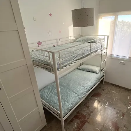 Babu Bcn - Welcoming, Peaceful, 20 Min Airport Drive, Easy Street Parking, 70m2 *