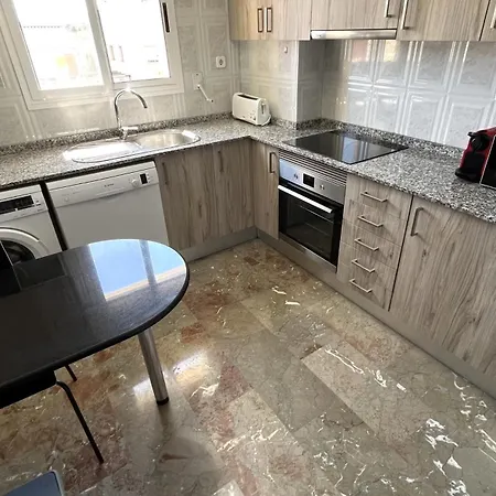 Apartament Babu Bcn - Welcoming, Peaceful, 20 Min Airport Drive, Easy Street Parking, 70m2
