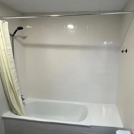 Babu Bcn - Welcoming, Peaceful, 20 Min Airport Drive, Easy Street Parking, 70m2 * Santa Coloma De Cervello