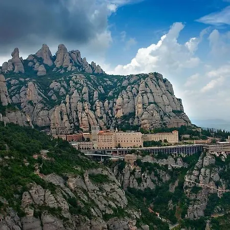Апартаменты Babu Bcn - Welcoming, Peaceful, 20 Min Airport Drive, Easy Street Parking, 70m2 *